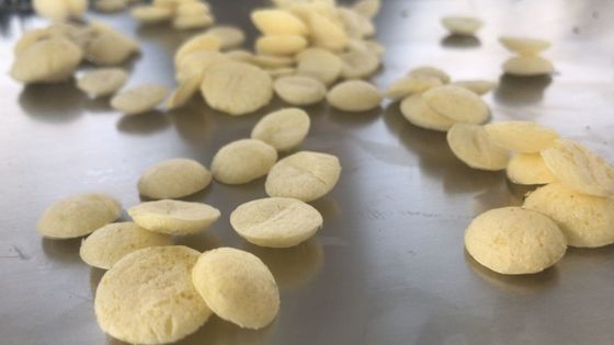 Maszyna do robienia przekąsek kukurydzianych Produkcja przekąsek do wypieków Gwarancja 12 miesięcy