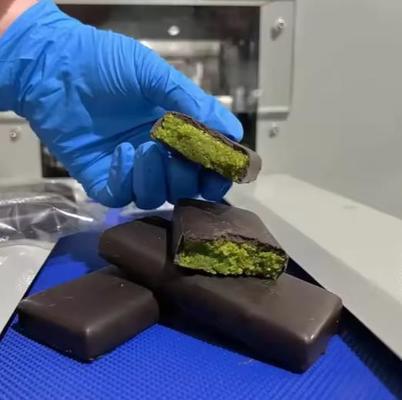 Pęczniejący batonik ryżowy bar / czekolada Bar Making Machine z formowaniem i cięciem