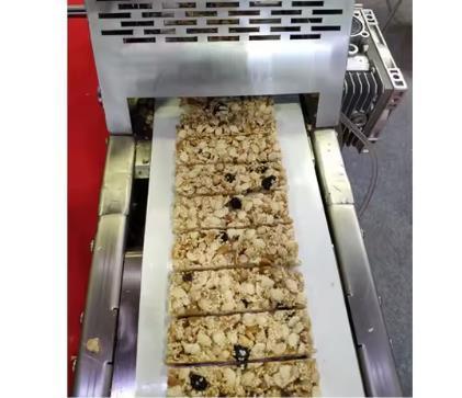 Wysokiej wydajności chrupiący puffed przekąski pieczona ziarna jęczmień bar Machine
