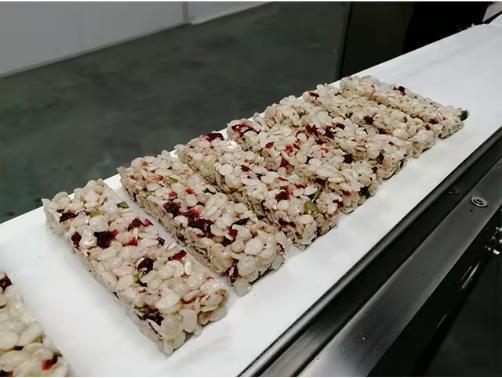 Wysokiej wydajności chrupiący puffed przekąski pieczona ziarna jęczmień bar Machine