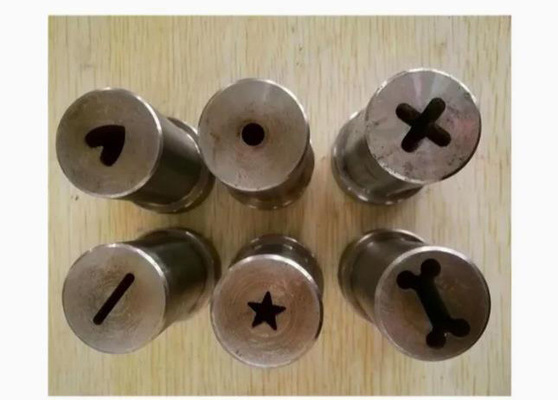 Wielofunkcyjny sprzęt do wytłaczania paszy dla psów / maszyna do produkcji suchych karm dla psów